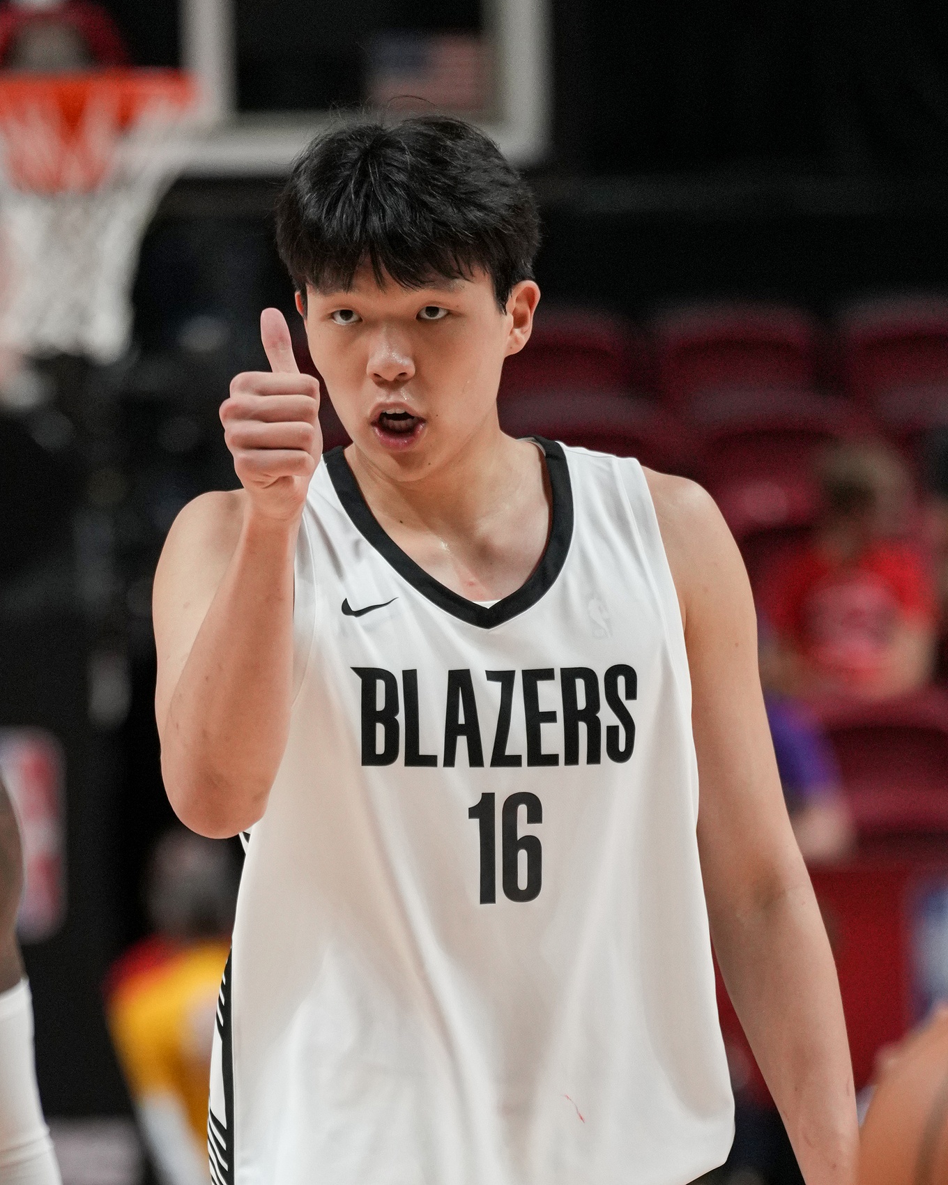 媒体人：霍勒迪利拉德表达欣赏 为杨瀚森在波特兰闯荡打下好基础